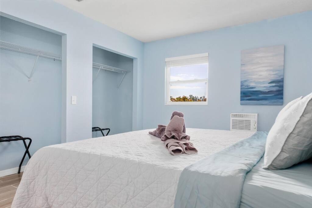 Beautiful Waterfront 1 Bedroom #4 푼타고다 외부 사진