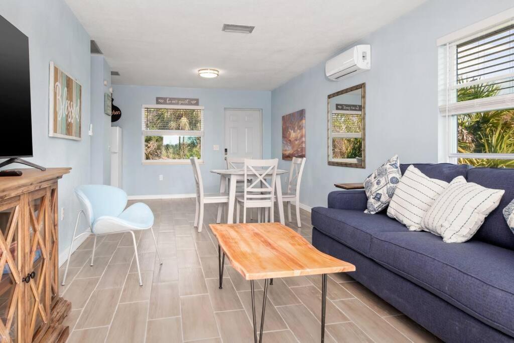 Beautiful Waterfront 1 Bedroom #4 푼타고다 외부 사진