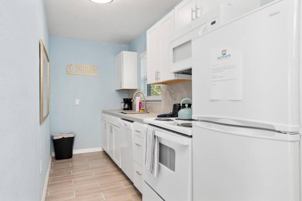Beautiful Waterfront 1 Bedroom #4 푼타고다 외부 사진